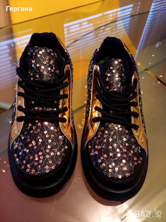 Нови маратонки с паети, снимка 1