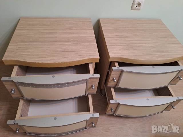 Нощни шкафчета, снимка 4 - Шкафове - 52340080