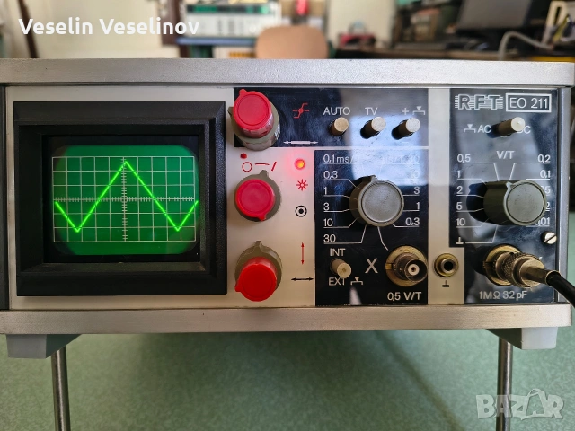 Осцилограф RFT EO 211 (ГДР) - Работещ, Пълен комплект със схеми!, снимка 2 - Друга електроника - 54245327