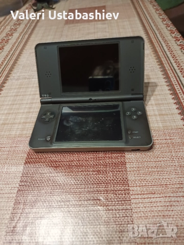 Nintendo DSi xl с неработещи два екрана