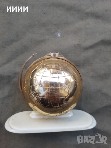 Часовник будилник Слава глобус, снимка 4 - Антикварни и старинни предмети - 52649796