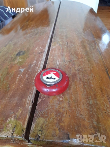 Стар пепелник Marlboro #19
