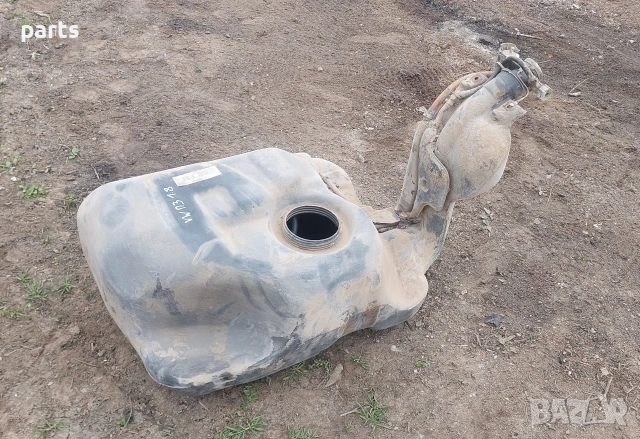 Резервоар със Кошница VW Пасат 3 1.8 Бензин , снимка 3 - Части - 53868018