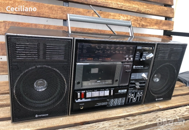 Радиокасетофон HITACHI TRK-9300W, снимка 3 - Радиокасетофони, транзистори - 52685574