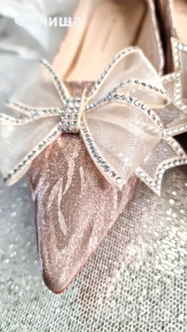 Луксозни Дамски Обувки на Нисък Ток с Великолепни Блестящи Панделки Обсипани с Камъни - Арабски Лукс, снимка 8 - Дамски обувки на ток - 50547285