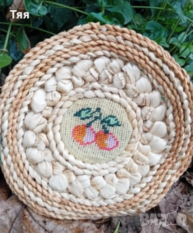 Сламени подложки с бродерия , снимка 3 - Други стоки за дома - 51487664
