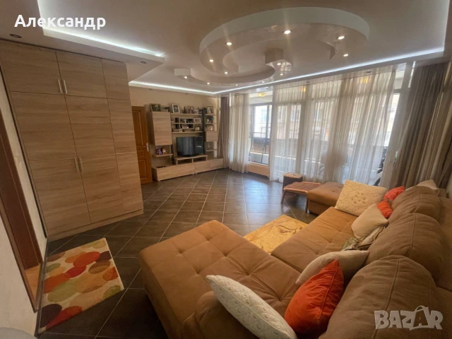 Продава се 3-стаен апартамент в центъра на Бургас