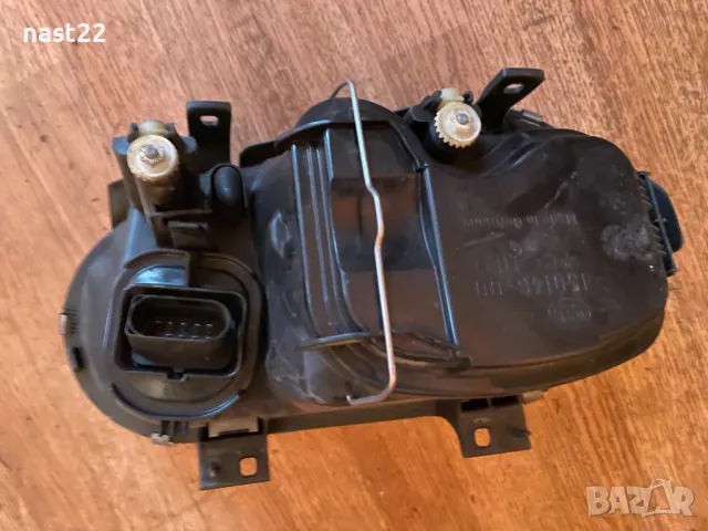 Десен фар за Фолксваген Голф 4-50 лева, снимка 3 - Части - 49517646