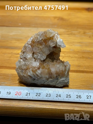 Друза кварц с желязно-оксидни оцветявания