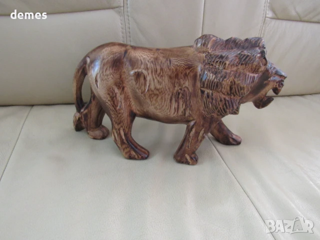 Лъв -дървена фигура от махагон, Етиопия