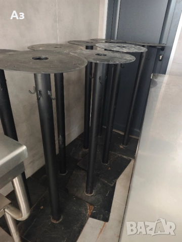 Коктейлна маса ,метална стойка