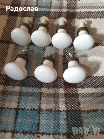 стари порцеланови дръжки за мебели 