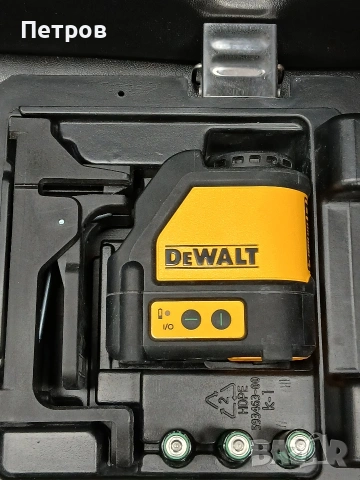 Зелен линеен лазерен нивелир DEWALT DW088CG, снимка 3 - Други инструменти - 53428234