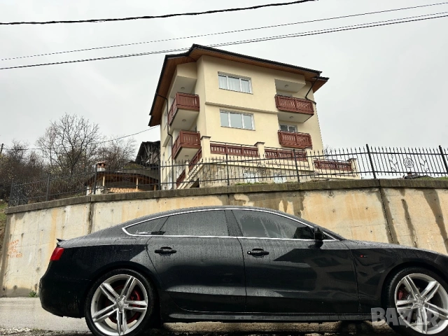 продавам лек автомобил audi a5 4х4 2013 десен волан, снимка 4 - Аксесоари и консумативи - 50662771