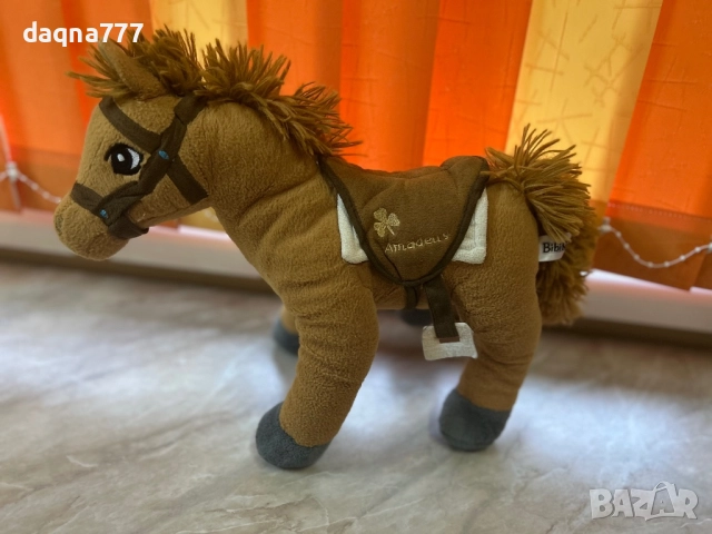 Bibi & Tina Плюшен стоящ кон Амадеус, 34 см, снимка 14 - Плюшени играчки - 52166551