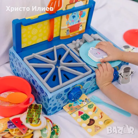 Детска дървена кухня Melissa & Doug - Blue's Clues & You с много аксесори, снимка 3 - Образователни игри - 49101054