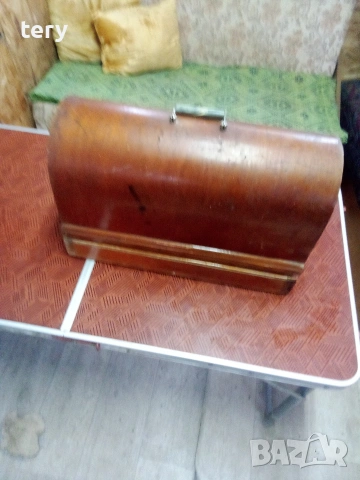 Продавам стара шевна машина руска Варна Център , снимка 2 - Антикварни и старинни предмети - 54047700