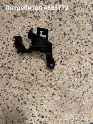 Държач, основа на лява миялка на ляв фар на Range Rover Evoque само за 30лв. BJ32-13C153-CA