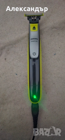 PHILIPS електрическа самобръсначка OneBlade QP2530, снимка 2 - Електрически самобръсначки - 54239039