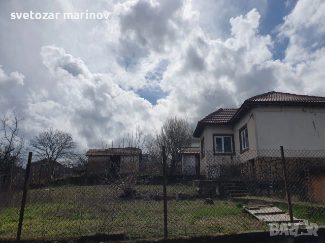 Къща в град Тервел до пазара