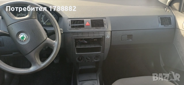 Шкода Фабиа, снимка 5 - Автомобили и джипове - 53521321