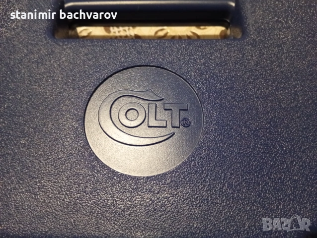 Пистолет Colt 