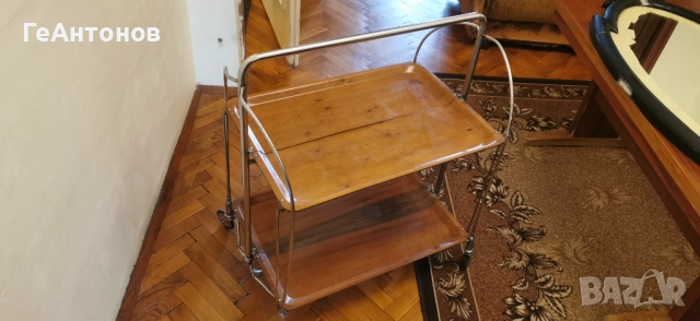 Помощна масичка за сервиране-сгъваема-на колела