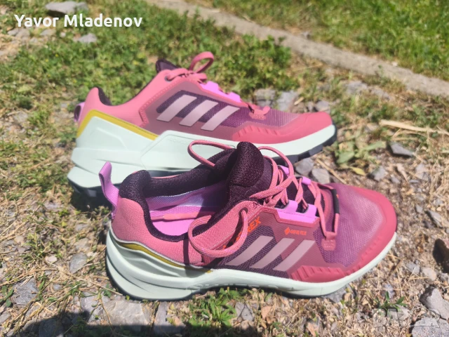 Туристически маратонки adidas Gore Tex чисто нови 42 номер унисекс., снимка 9 - Спортни обувки - 50619783