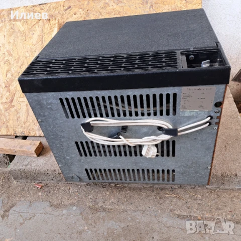 Хладилна чанта на 12v / 220v 37L, снимка 4 - Хладилни чанти - 51050565