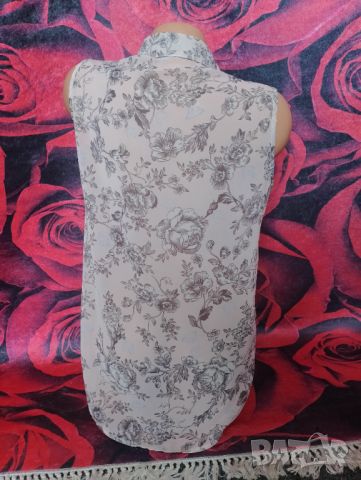 Бледо кремава риза туника без ръкав от шифон на сиви цветя М/Л, снимка 2 - Туники - 46407426