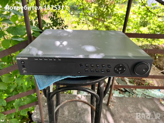 DVR Hikvision DS-7316Hi-ST, снимка 1 - Комплекти за видеонаблюдение - 42745559