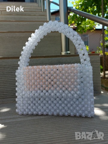  Ръчно изработена дамска чанта от мъниста – стил и елегантност в едно!
