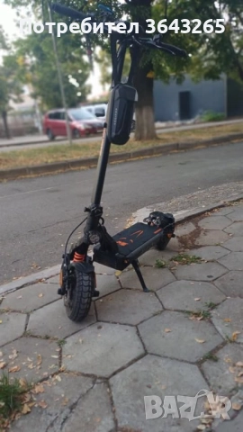 Продавам тротинетка Kukirin g2 master 2025, снимка 3 - Скутери и тротинетки - 51941598