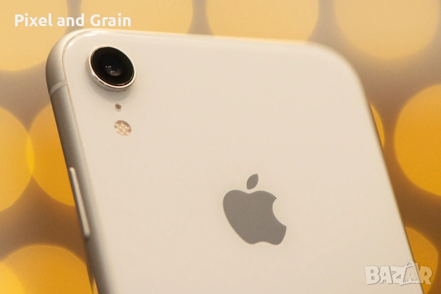 iPhone XR 64GB бял