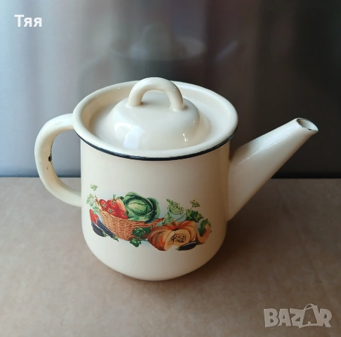 Емайлирани чайничета и черпаци , снимка 2 - Антикварни и старинни предмети - 53449861