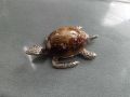 сувенир от Малдивите,   Океанска костенурка, изработена от метал и морска раковина, снимка 1