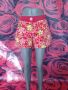 Дамски къси панталонки на флорални мотиви с закопчаване лепенки М/Л , снимка 1