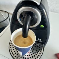 Nespresso кафе машина с капсули , снимка 2 - Кафемашини - 45242832