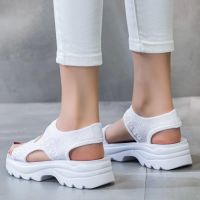 Модни дамски сандали с ластичен външен материал и олекотени гъвкави подметки модел: W138456 white, снимка 3 - Сандали - 45638003