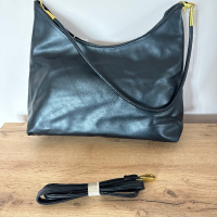 Черна дамска чанта с две дръжки, снимка 1 - Чанти - 45004260