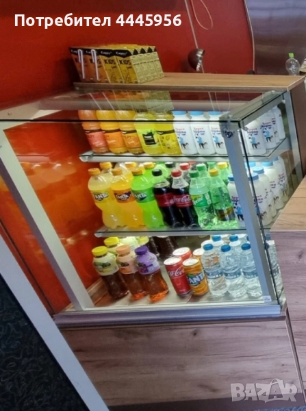 Хладилна витрина, снимка 1