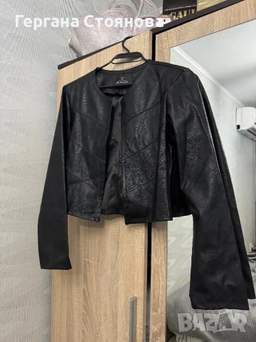 Късо кожено сако