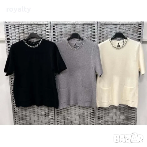 Едноцветна плетена блуза с къс ръкав и бели камъни