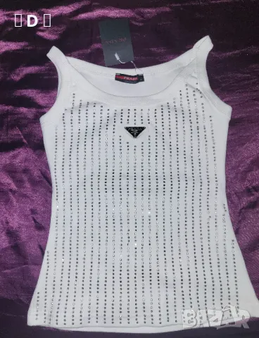 нов топ ПРАДА с камъчета и лого - С, снимка 2 - Корсети, бюстиета, топове - 50029141