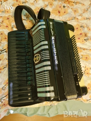 продавам спешно акордеон S4 перфектен