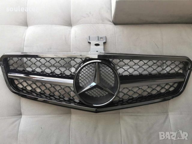 Чисто нова решетка с емблема тип C63 за Mercedes W204, снимка 1 - Аксесоари и консумативи - 43413932
