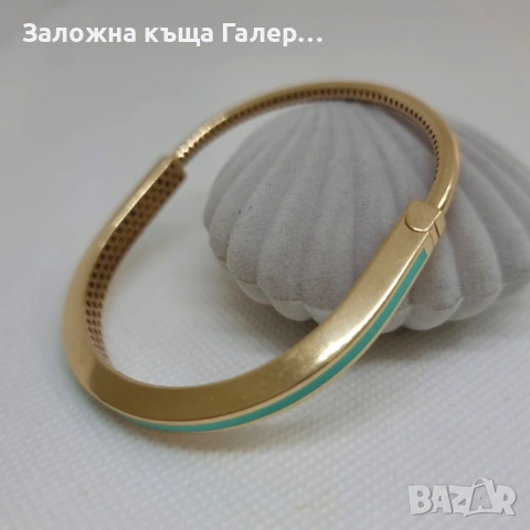 Златна твърда гривна 585 (14 карат) с емайл – елегантен и изискан аксесоар!, снимка 7 - Гривни - 54214563