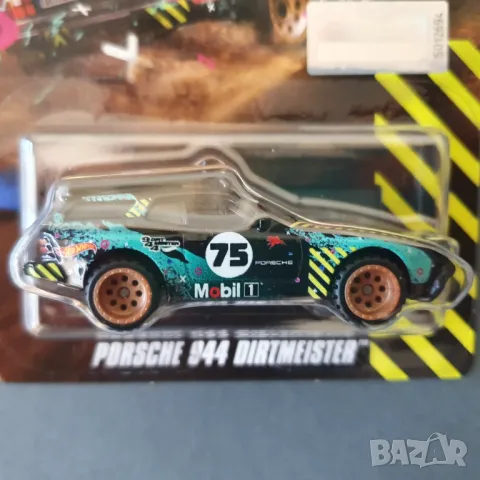 Hot Wheels количка Porsche 944 Dirtmeister Off-Road Mobil1, снимка 3 - Колекции - 49039415