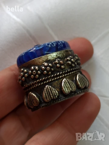 Малка антикварна кутийка красив кобалтов син цвят на капака-3/3 см , снимка 5 - Антикварни и старинни предмети - 50468326