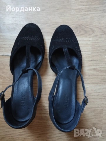 Дамски пролетни обувки ARISE с нисък дебел ток